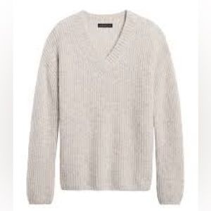Banana Republic MERINO-BLEND OVERSIZED V-NECK SWEATER One size